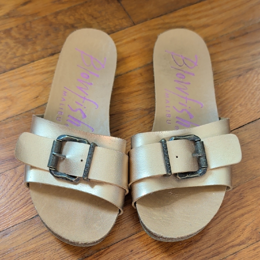 Blowfish Women's Gold Buckle Sandals